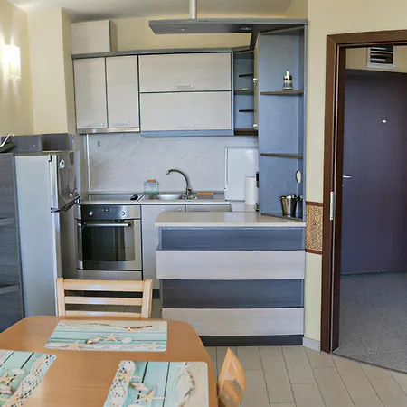 Family With Sea View & Pool In Zlatna Kotva Apartament Nisipurile de Aur