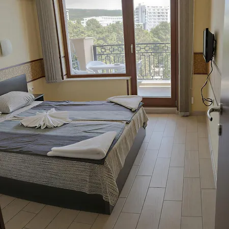 Apartment Family With Sea View & Pool In Zlatna Kotva