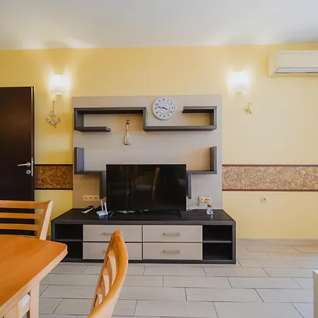 Apartament Family With Sea View & Pool In Zlatna Kotva