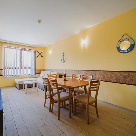 Apartament Family With Sea View & Pool In Zlatna Kotva Nisipurile de Aur