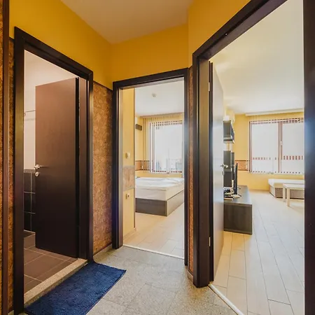 Family With Sea View & Pool In Zlatna Kotva *