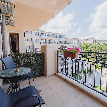 Family With Sea View & Pool In Zlatna Kotva * Nisipurile de Aur