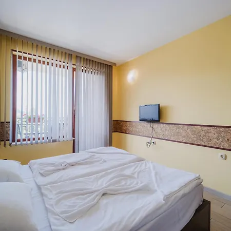 Family With Sea View & Pool In Zlatna Kotva Apartament